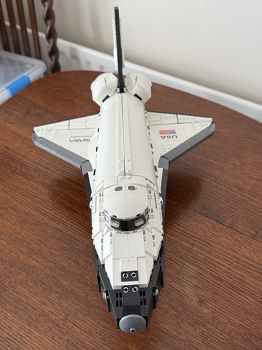Space shuttle discovery - space,