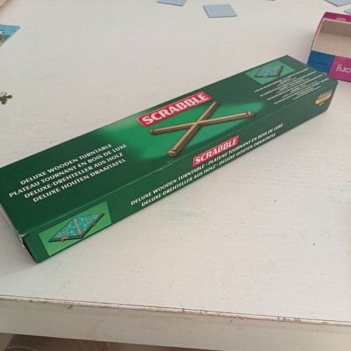 Boxed scrabble deluxe wooden - ,