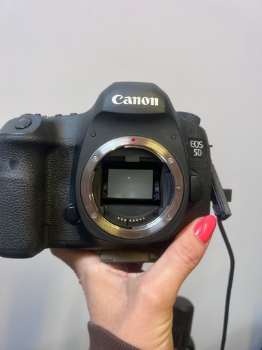 Canon eos mark - iii, dslr