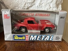 Vintage 1988 Revell 8613 1/24th Scale 1963 Red Corvette Stingray C2 