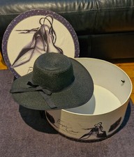 Woman's Black Summer Hat and Carry Box