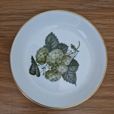 Royal Worcester "The Worcester Hop" MATHON 1965