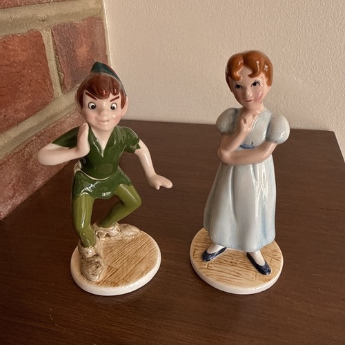 Disney porcelain figure wendy - disney,