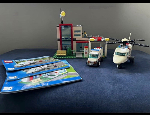Lego city hospital centre - city,