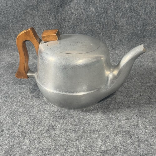 Piquot ware retro - ware, teapot