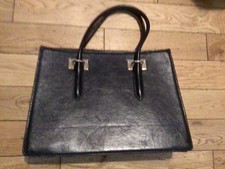 Ladies Lovley Large Black Handbag H&M Branded Preowned