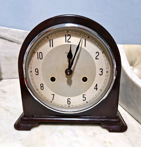 Enfield smiths bakelite clock
