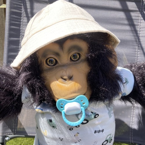 Adorable lifelike baby - 💕🐒adorable,