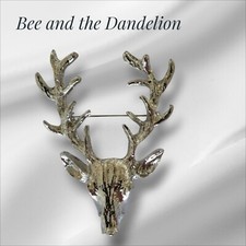 Silver tone stags head - head, brooch