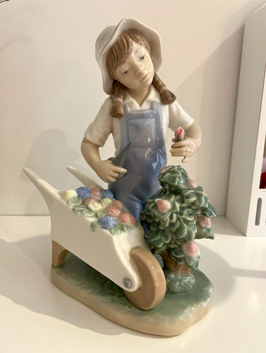 Nao porcelain girl - nao,