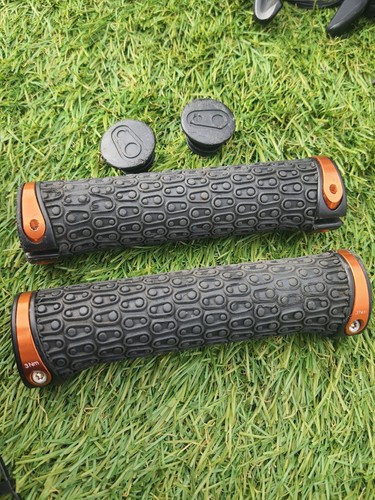 Crankbrothers lock grips - lock, on