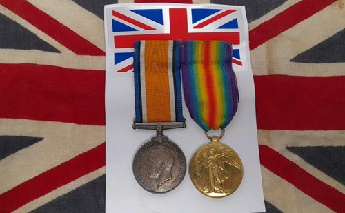 Pair ww1 military medals - pair,