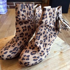 Barratts Size 8 Mid Slim Heel