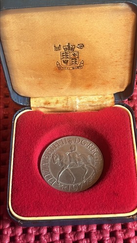 Royal mint 1977 - mint, silver