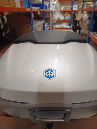 Genuine piaggio 50l top box - 50l,