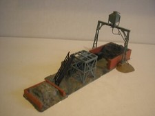 OO HO INDUSTRIAL OVERHEAD GANTRY WATER CRANE COALING STATION  BUILDING