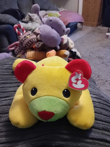 Pillow pals huggy - the, bear