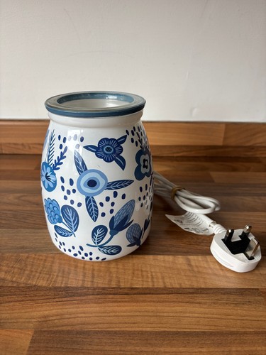 Scentsy wax melt warmer - wax,