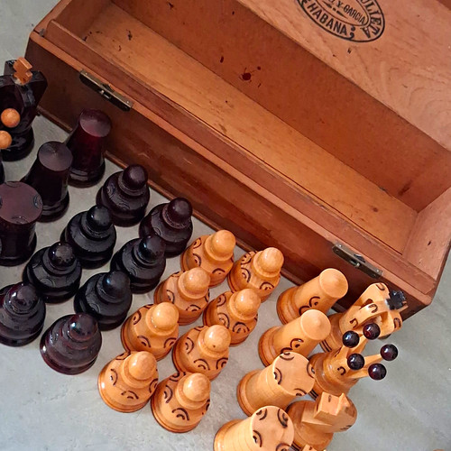 Wooden chess set - chess, w/