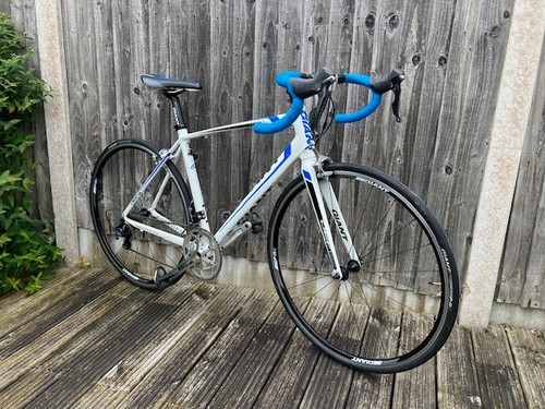 Giant defy road bike - giant,