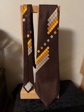 VINTAGE 1970s SILK CHRISTIAN