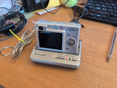 Casio exilim zoom z40 - casio,
