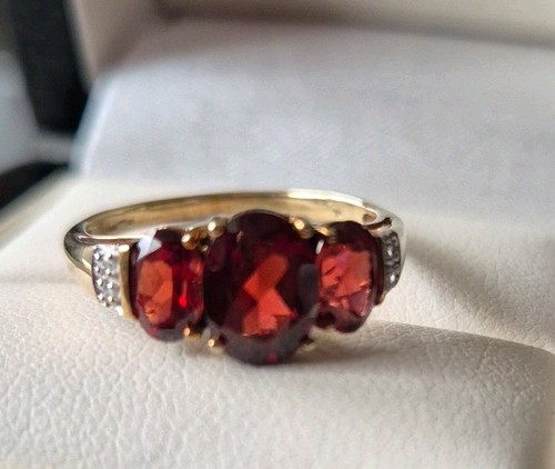 Ladies 9ct yellow gold gem - yellow,