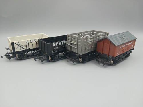 Hornby gauge freight wagons - oo,