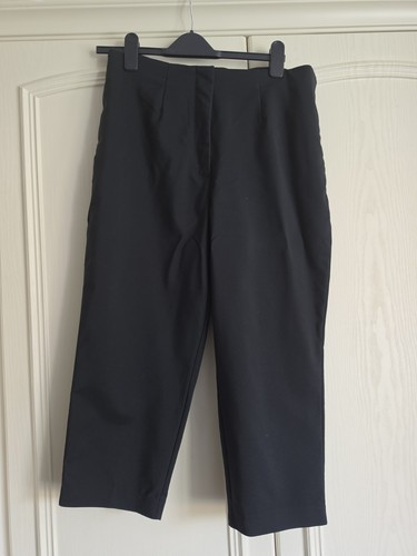 Ladies black cropped trousers - black,