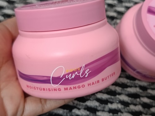 Give cosmetics four curls - give,