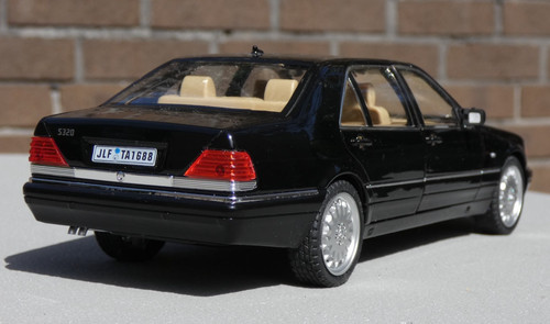 Mercedes class w140 black - s,