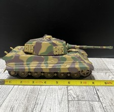 New-Ray 1:32 Panther Plastic