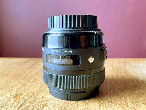 Sigma 30mm dc hsm prime - sigma,