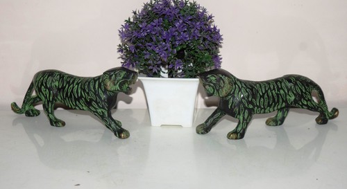 Cheetah inspired statue brass - cheetah,