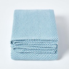 Cosy Throw for Sofa or Bed “Halden” Chevron Blanket Geometric Pattern Bedspread