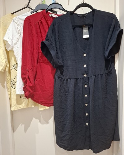 Women clothes bundle good - clothes,