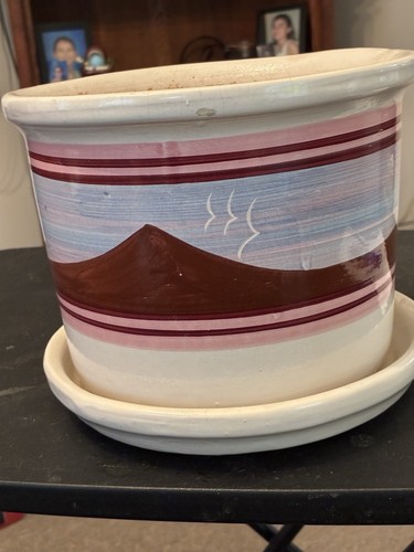 Lee pottery pot - pot, paramount