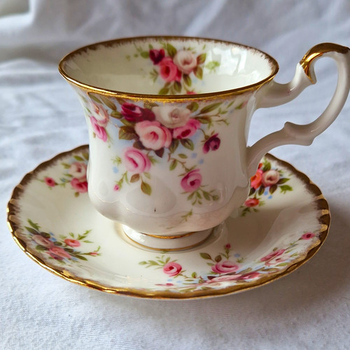 Royal albert cottage garden - cottage,