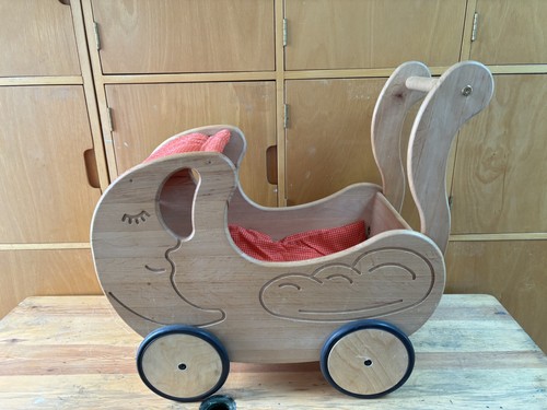 Drewart moon dolls pram with
