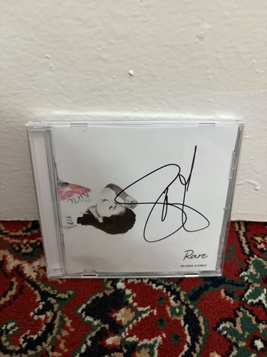 Selena gomez rare signed - gomez,
