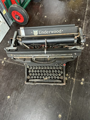 Underwood typewriter vintage - underwood,