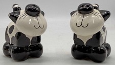 A cute pair of cat salt & pepper pots - Condiment Set Black & White Cats Shakers
