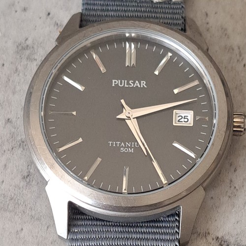 Pulsar black dial silver - ,