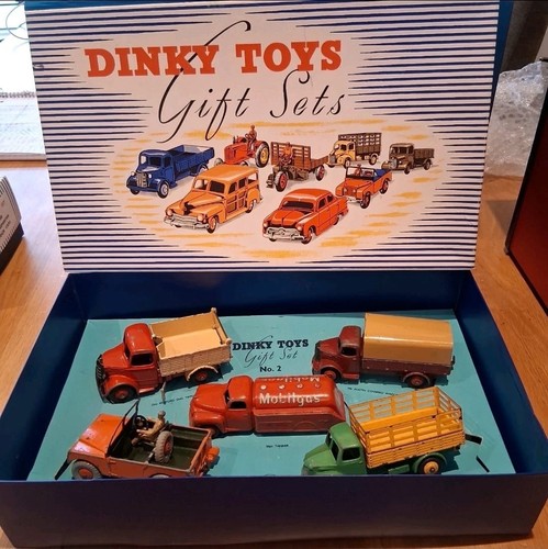 Dinky toys gift set - dinky,