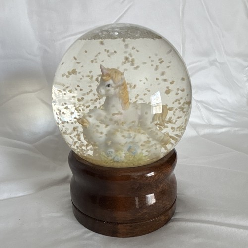 Vintage musical unicorn snow - vintage,
