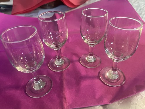 Set stemmed liqueur - of,