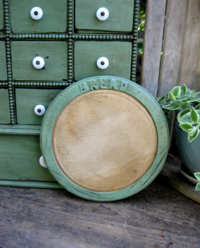 Small antique round - round, wood