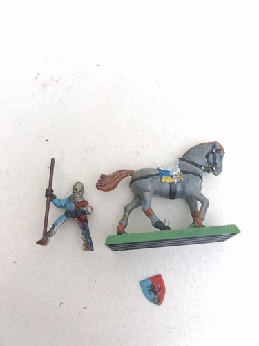 Bretonnian mounted men arms - mounted,
