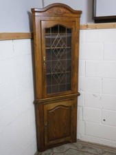 BEECH EFFECT VENEER FLOOR CORNER DISPLAY CABINET, WOOD SHELVES & GLAZED DOOR