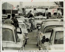1965 Press Photo Cars pile up